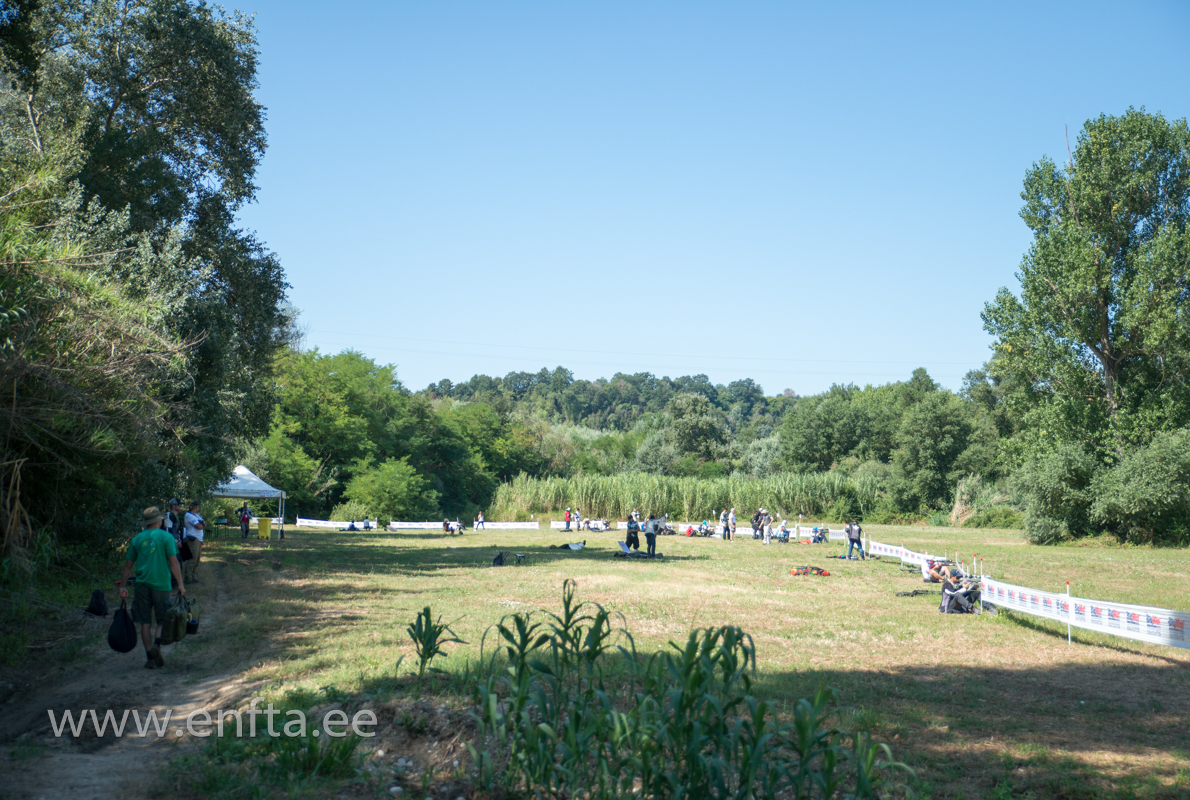 051 White course direct sun